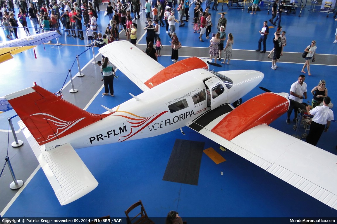 Piper PA-34 Seneca I PR-FLM